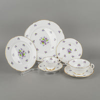 ROYAL STAFFORD Sweet Violets 28 Pieces