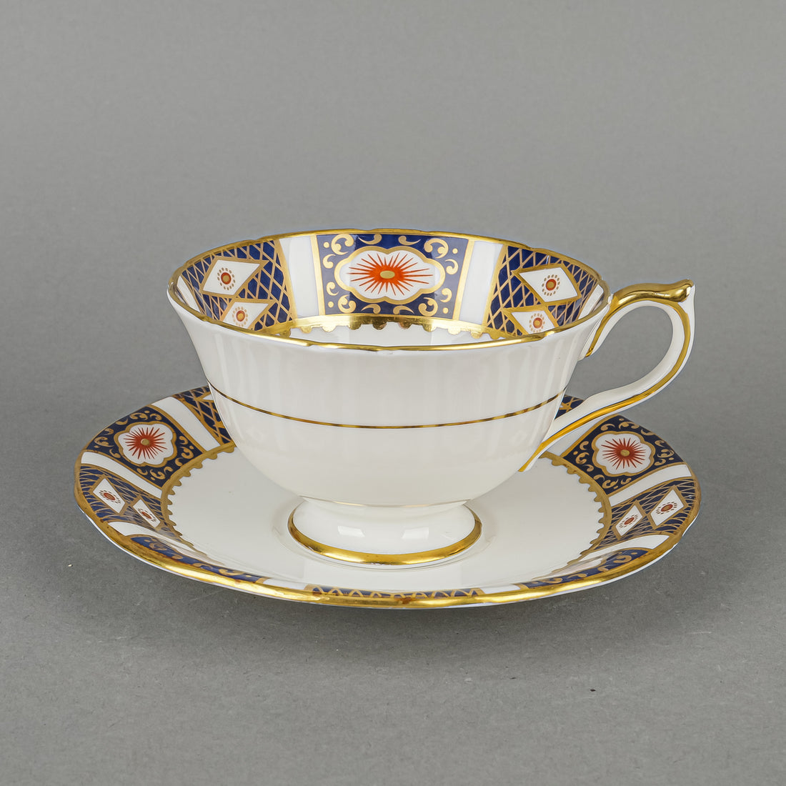 AYNSLEY Ki Ming 8491  11 Place Settings Plus Extras