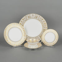 WEDGWOOD Gold Florentine W4219 8 Place Settings Plus Extras