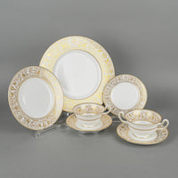 WEDGWOOD Gold Florentine W4219 8 Place Settings Plus Extras