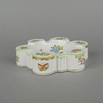 HEREND Queen Victoria Ashtray 7700