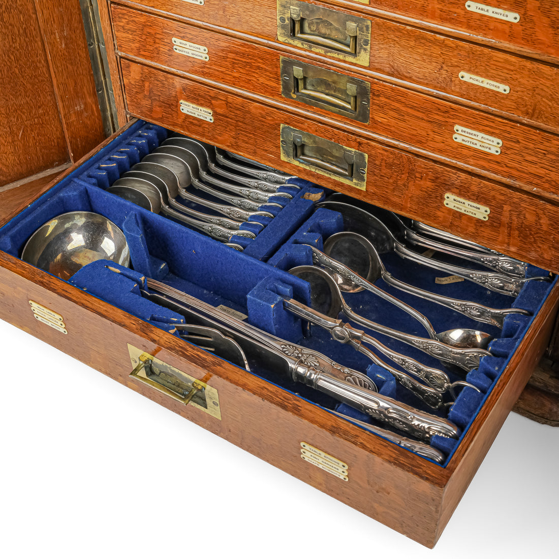Antique MAPLE LONDON Kings Triple Plate Silverplate Flatware Set And Fitted 5 Drawer Oak Chest