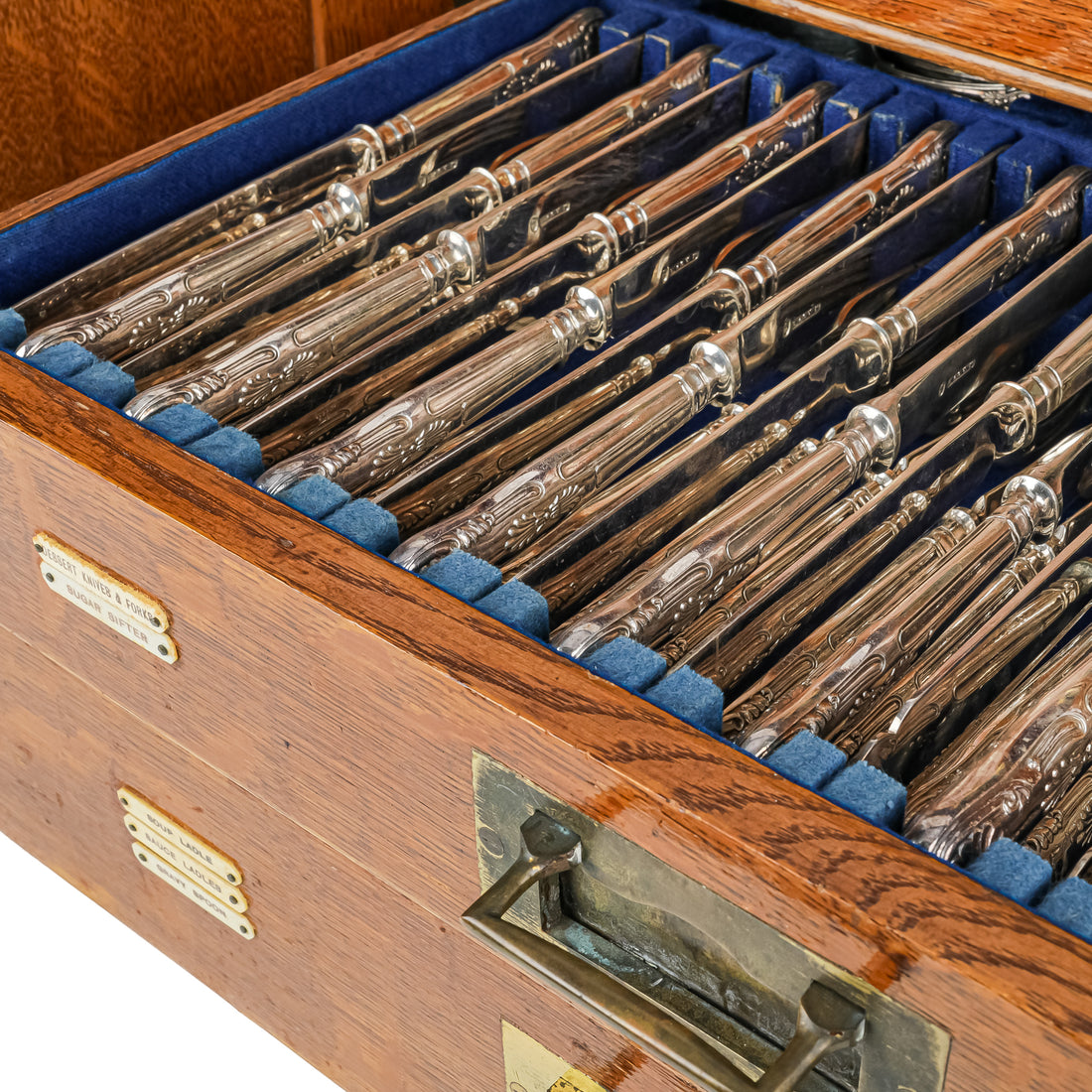 Antique MAPLE LONDON Kings Triple Plate Silverplate Flatware Set And Fitted 5 Drawer Oak Chest