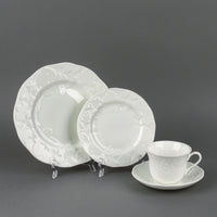 WEDGWOOD Strawberry & Vine Dessert Set - 32 Pieces