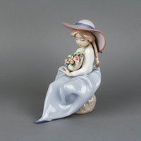 LLADRO Fragrant Bouquet 5862 Figurine