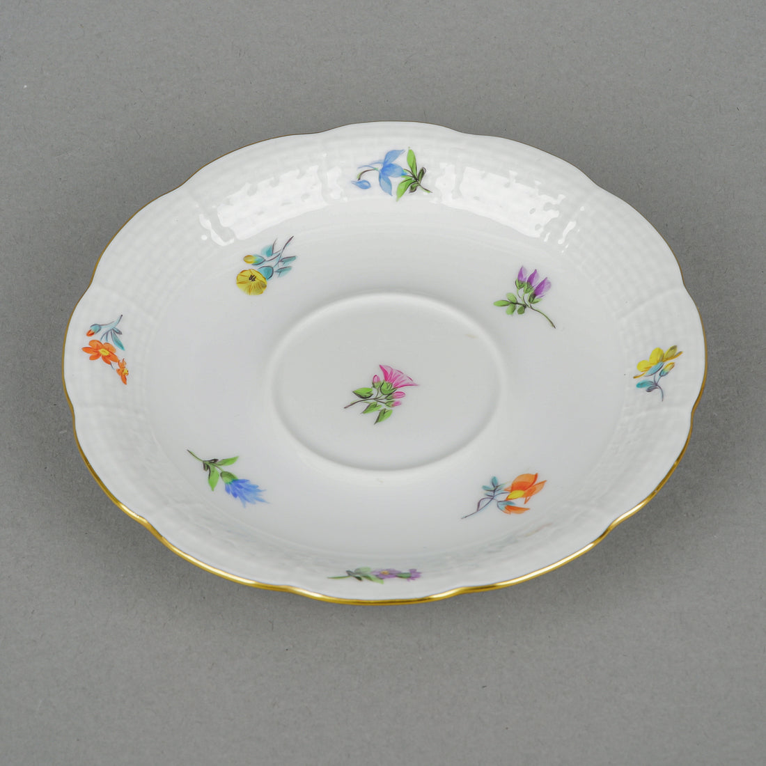 HEREND Cup & Saucer 734 Scattered Flowers
