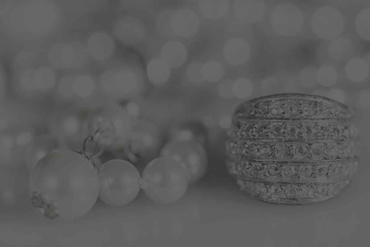 How to sell fine jewelry on consignment around the block