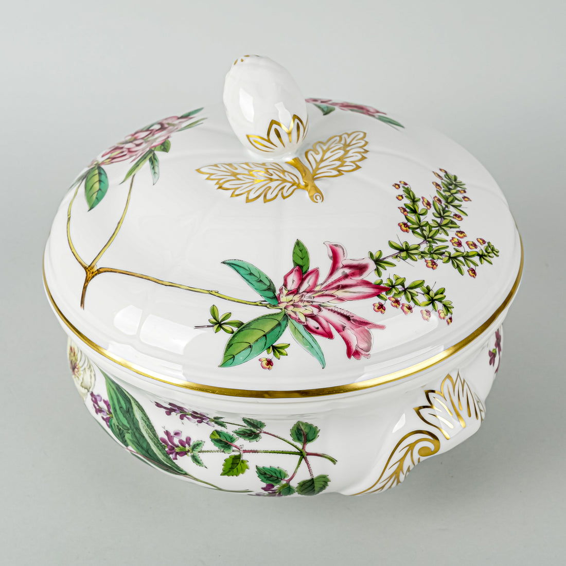SPODE Stafford Flowers Covered Casserole With Cone Knob