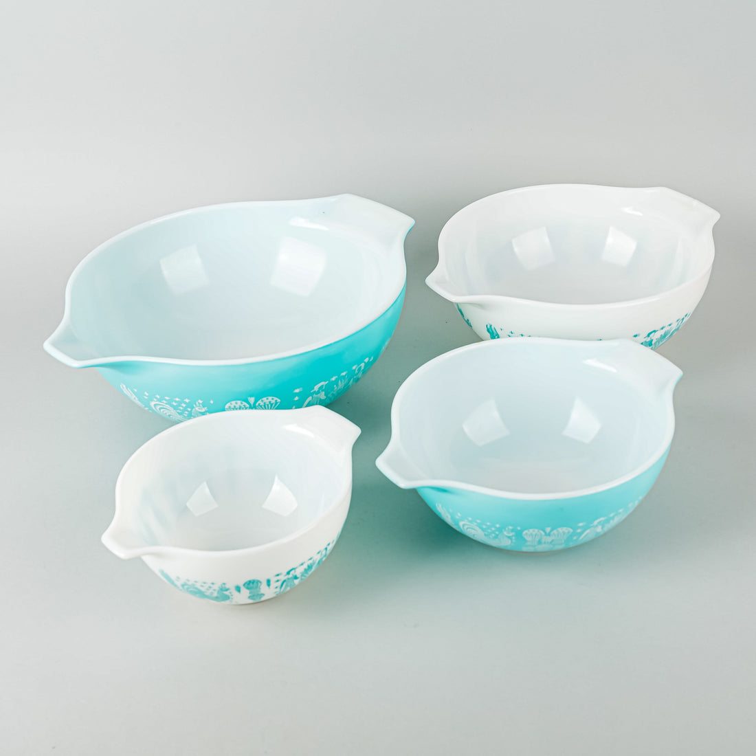 PYREX Butterprint Cinderella Mixing Bowl Set Of 4