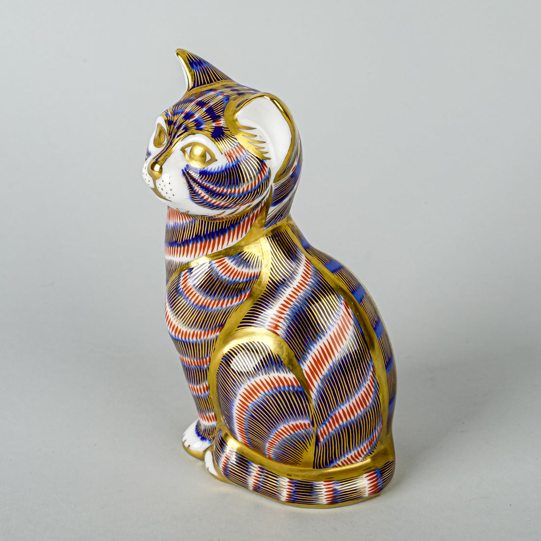 ROYAL CROWN DERBY Paperweight Sitting Cat - Ceramic Stopper