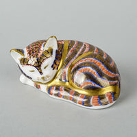 ROYAL CROWN DERBY Paperweight Sleeping Kitten