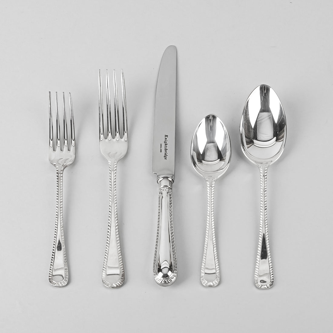 KIGHTSBRIDGE Feather Edge Silverplate Flatware 8 Place Settings Plus Extras