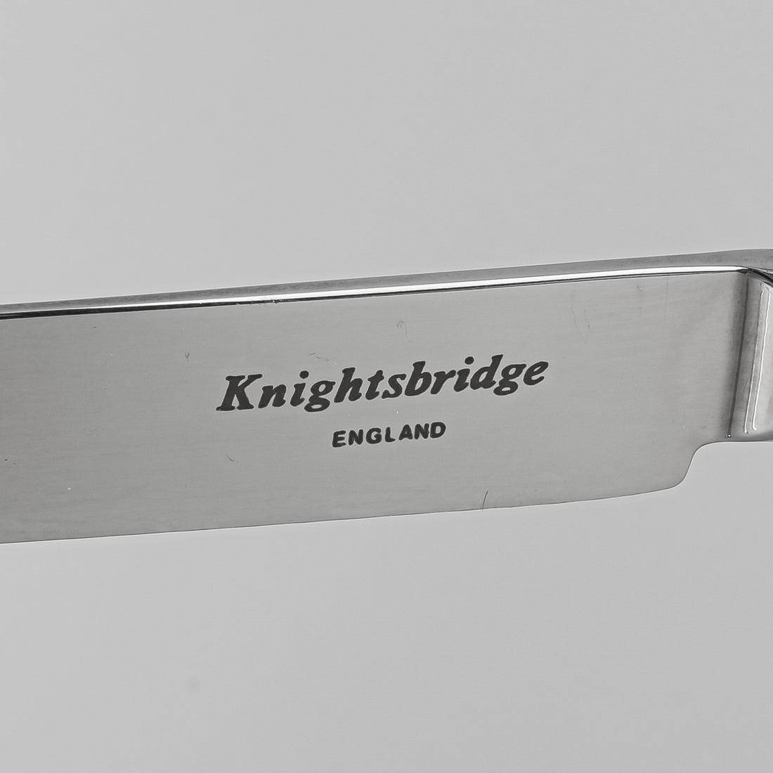 KIGHTSBRIDGE Feather Edge Silverplate Flatware 8 Place Settings Plus Extras