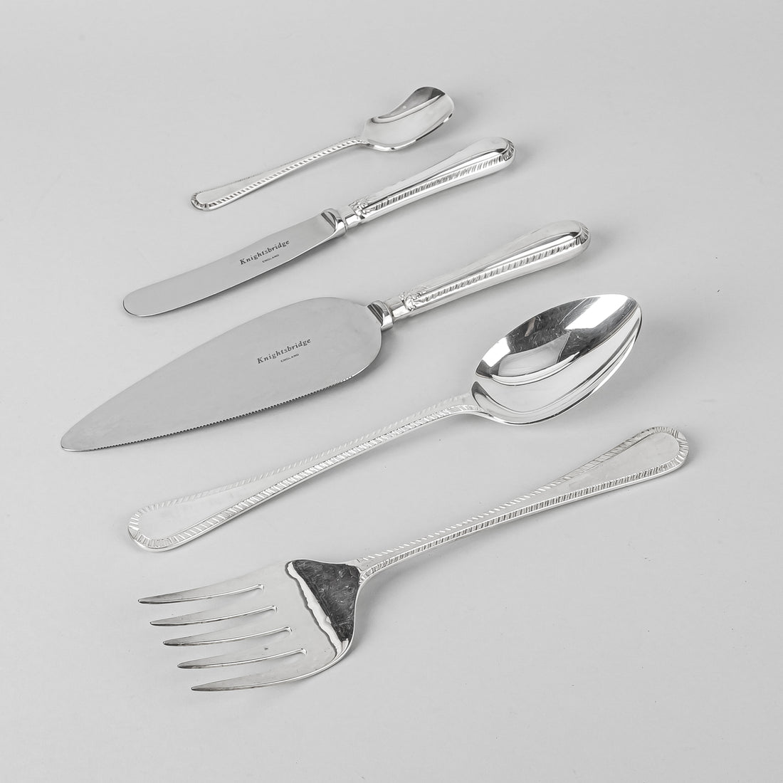 KIGHTSBRIDGE Feather Edge Silverplate Flatware 8 Place Settings Plus Extras