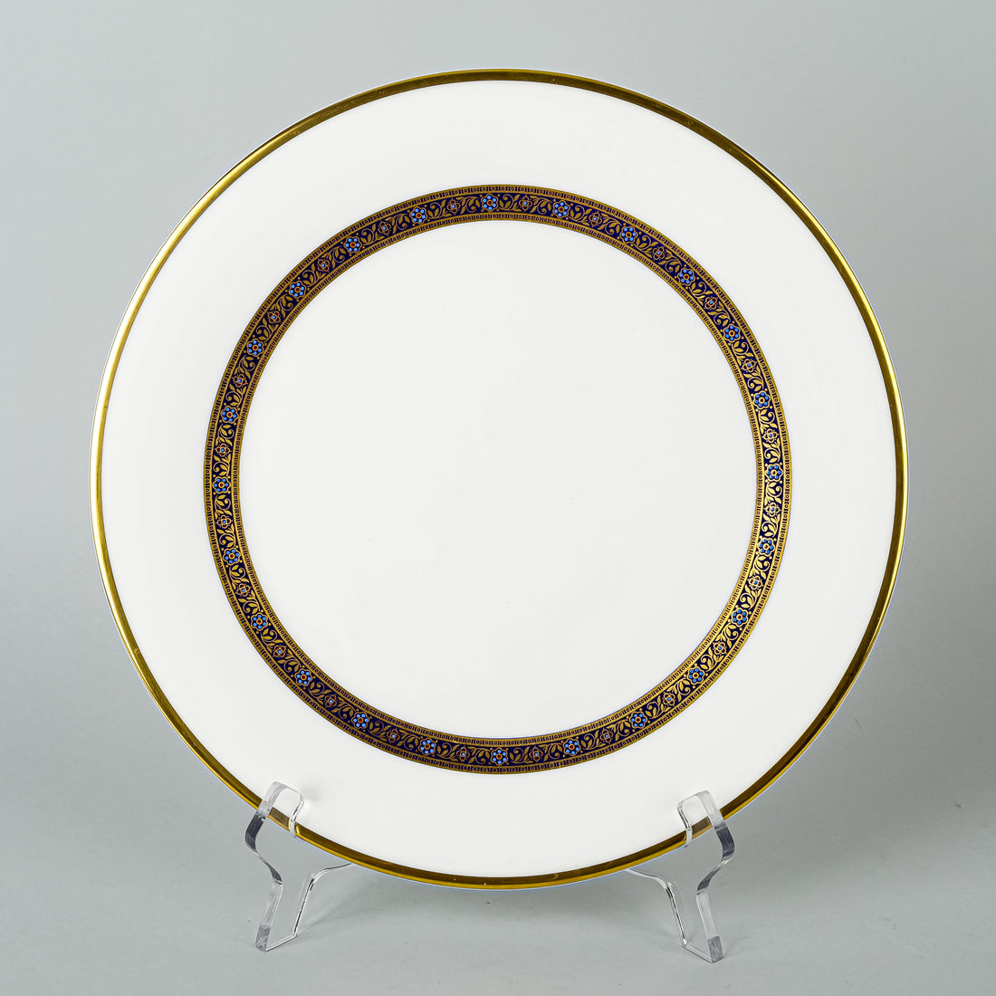 ROYAL DOULTON Harlow 10 Place Settings Plus Extras