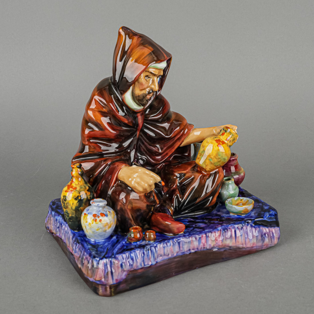 ROYAL DOULTON Figurine The Potter HN 1493