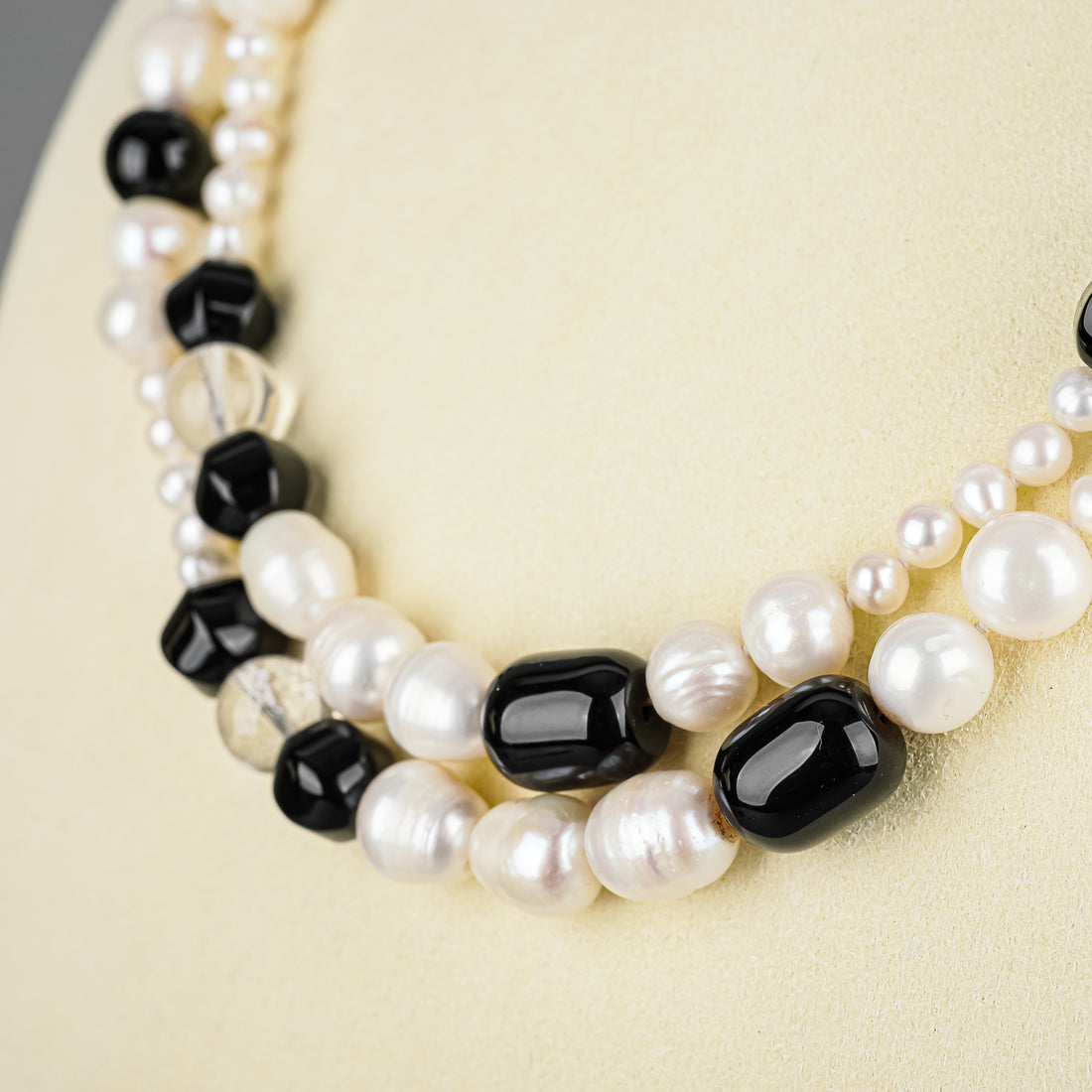 Onyx Pearl Quartz Necklace