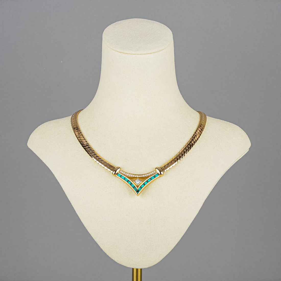 CHRISTIAN DIOR Gold Tone Green White Colarette Necklace