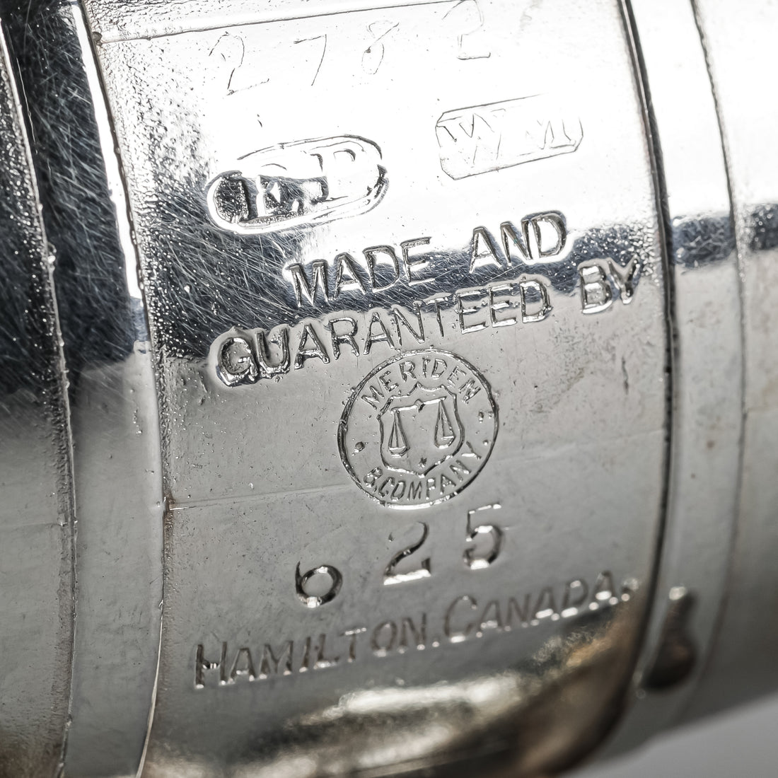 MERIDEN Silverplate Figural Napkin Ring - Barrel And Leaves