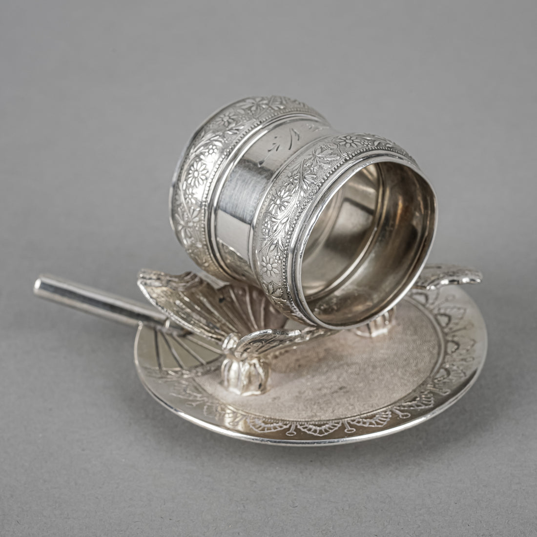 MERIDEN Silverplate Figural Napkin Ring 209 - Butterflies