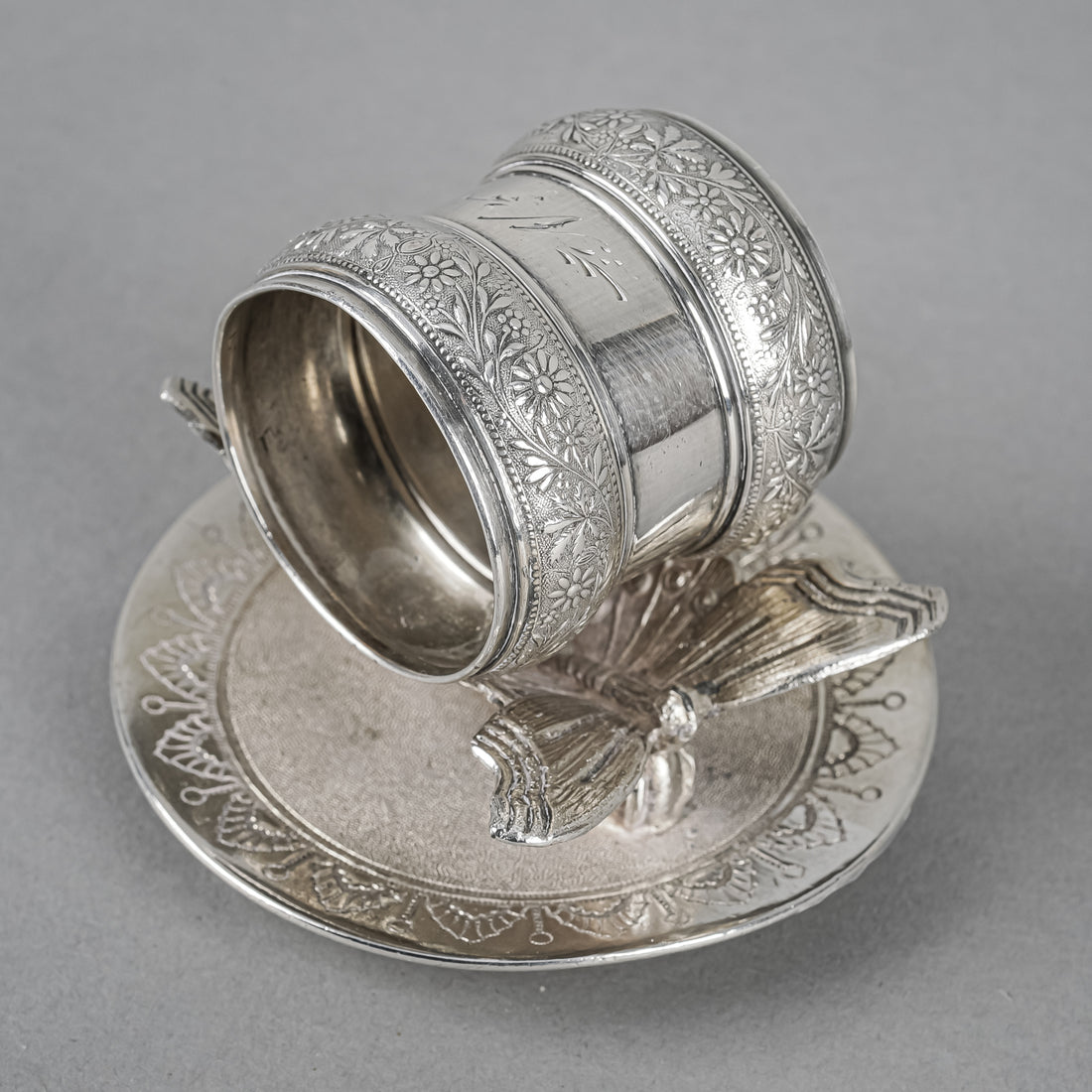 MERIDEN Silverplate Figural Napkin Ring 209 - Butterflies