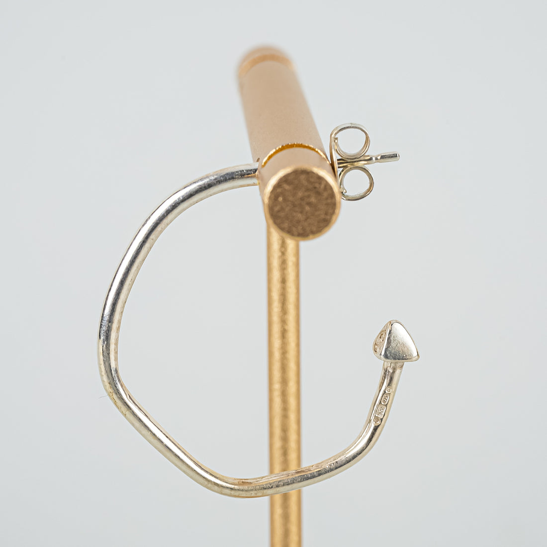 DANIELLA  DRAPER Sterling Open Hoop Arrow Earrings