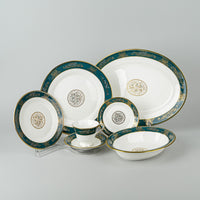 WEDGWOOD Agincourt R4513 7 Place Settings Plus Extras