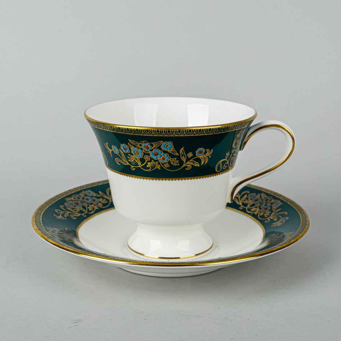 WEDGWOOD Agincourt R4513 7 Place Settings Plus Extras
