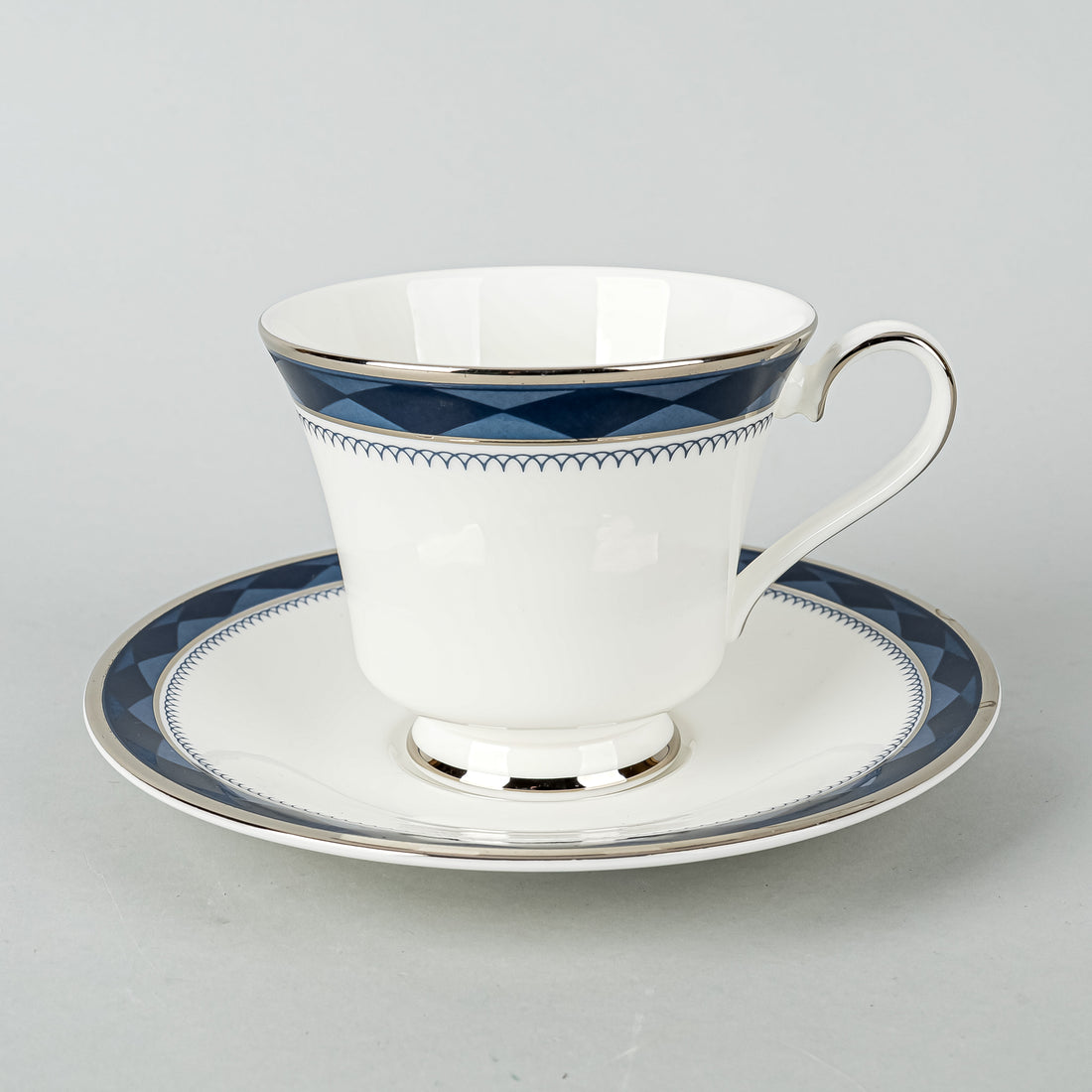 ROYAL DOULTON Eton H5059 7 Place Settings Plus Extras