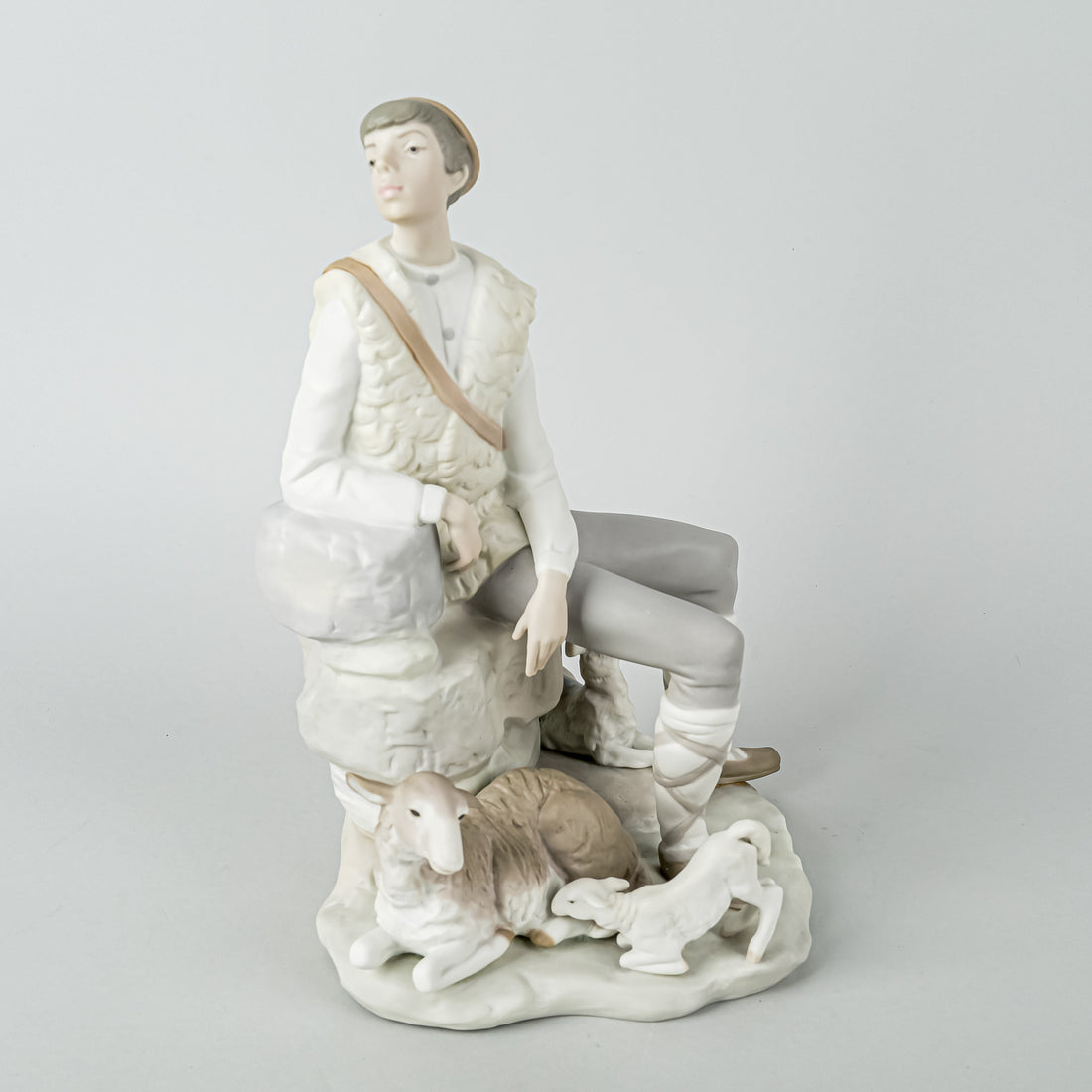 LLADRO Figurine Shepherd Resting 4571M