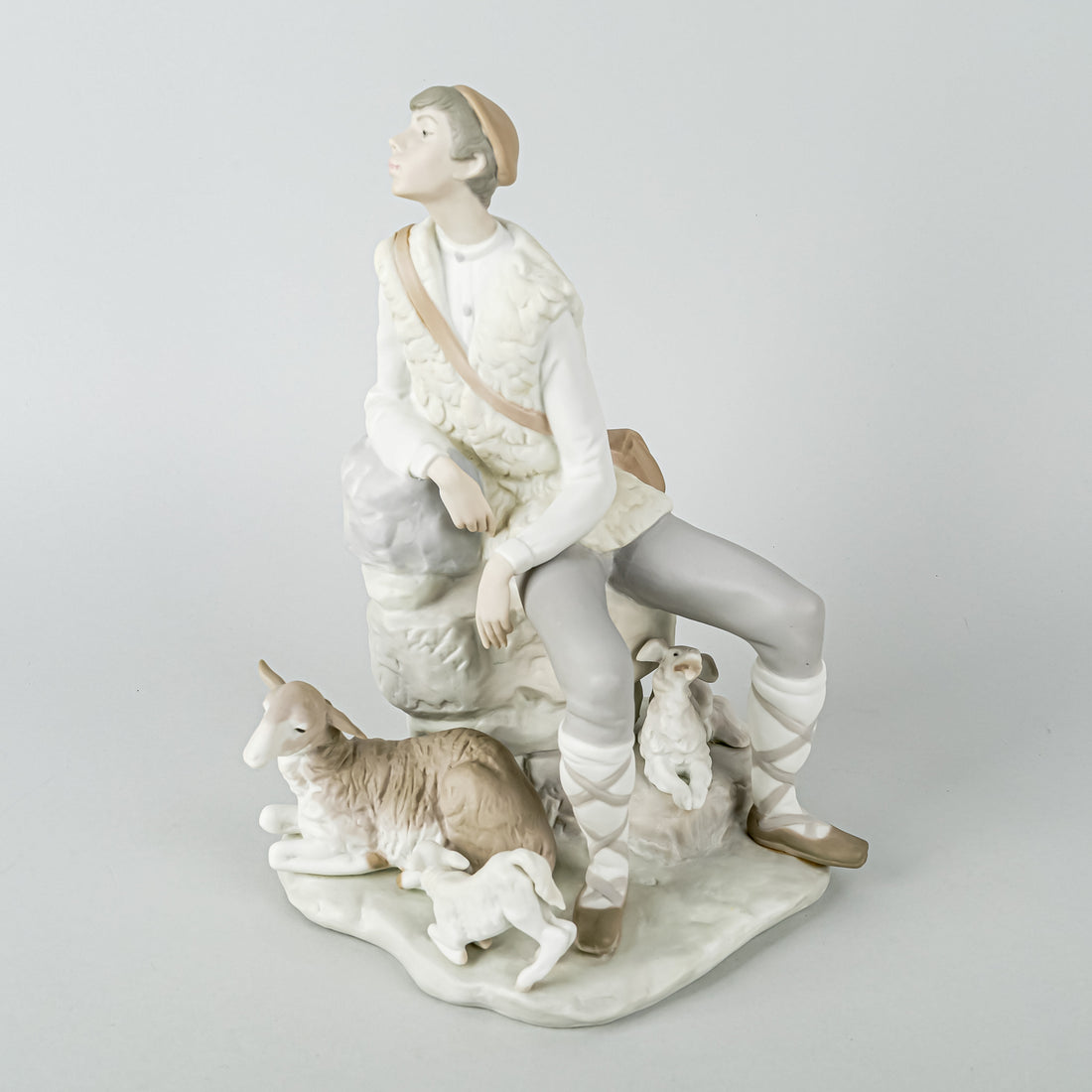 LLADRO Figurine Shepherd Resting 4571M