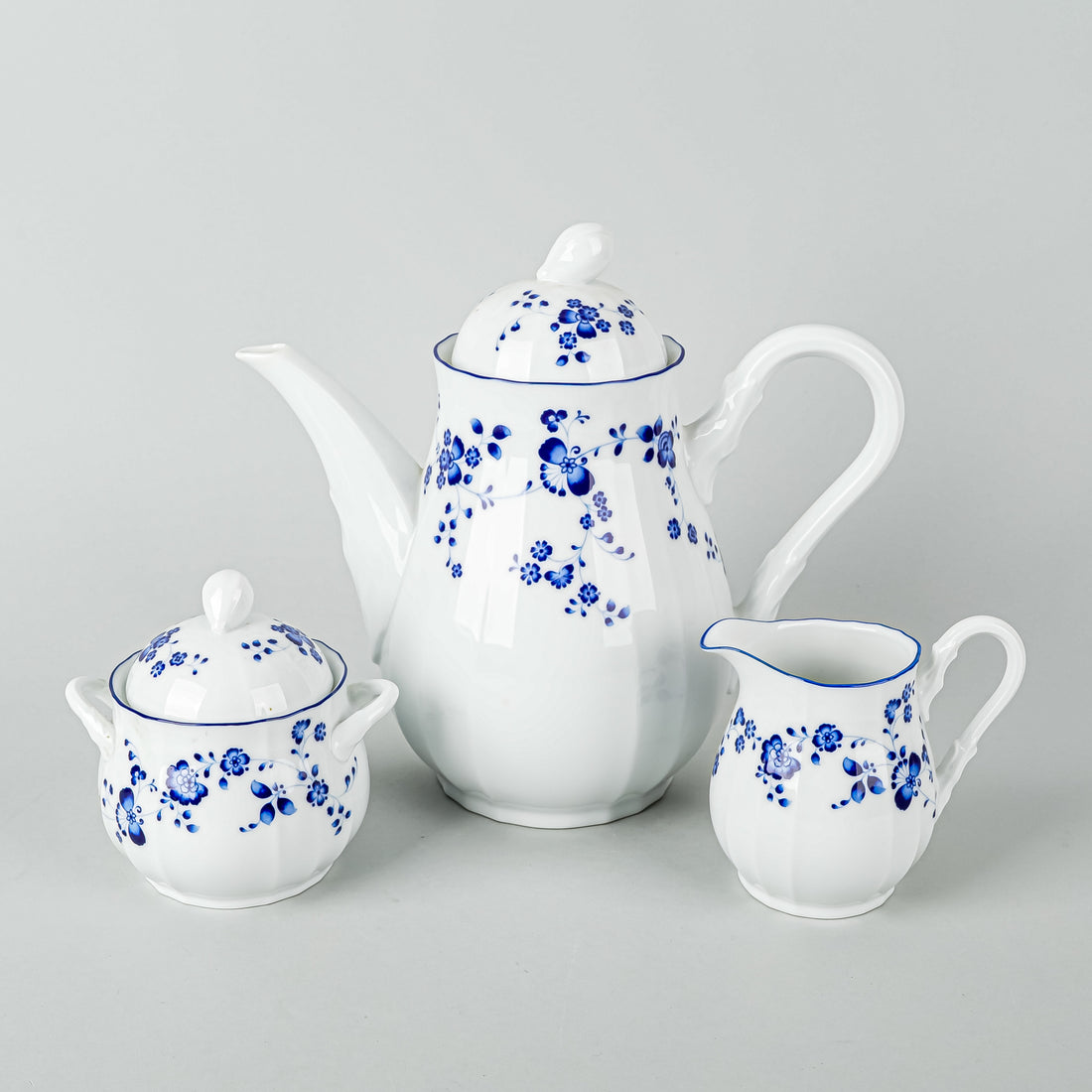 NORITAKE Elegance In Blue 10 Place Settings Plus Extras