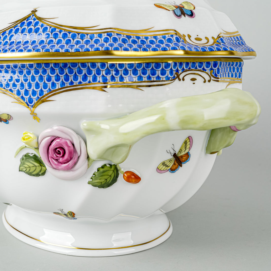 HEREND Rothchild Bird Fish Scale Blue Covered Tureen 1006