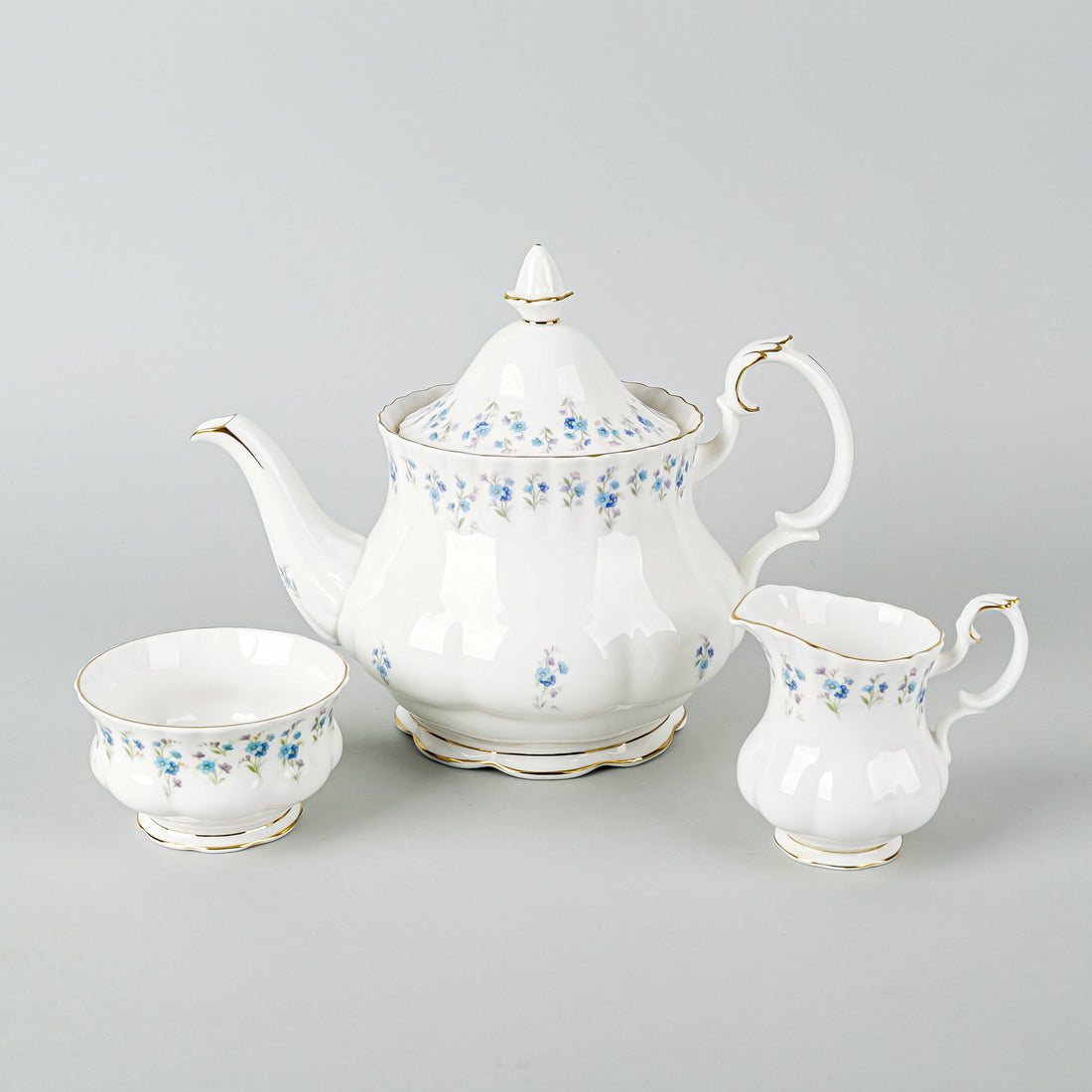 ROYAL ALBERT Memory Lane Tea Service 4 Pieces