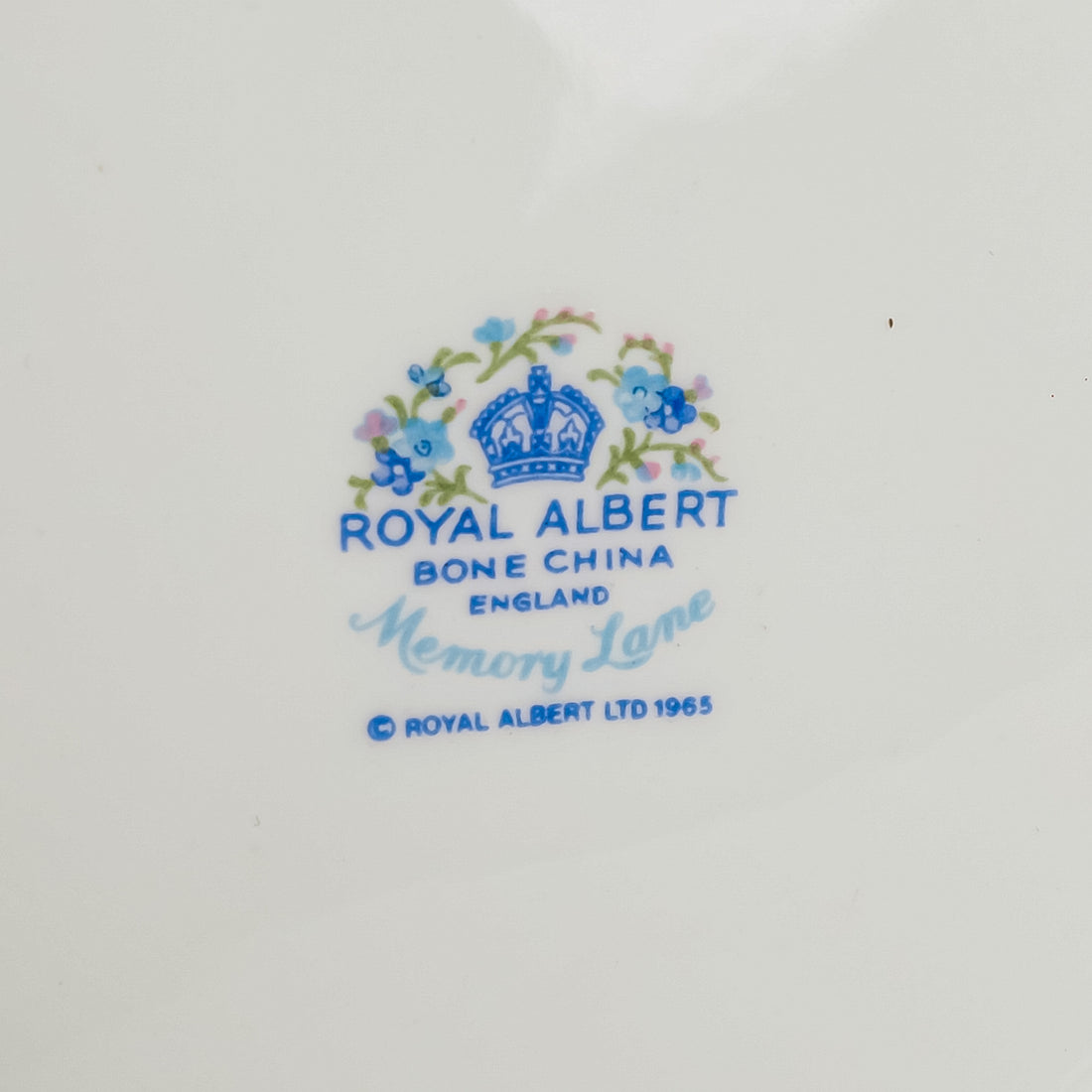 ROYAL ALBERT Memory Lane Tea Service 4 Pieces