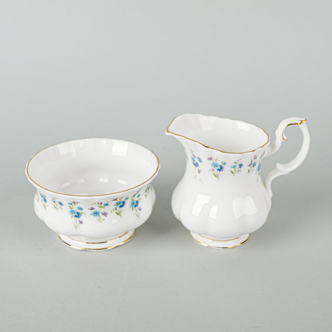 ROYAL ALBERT Memory Lane Tea Service 4 Pieces