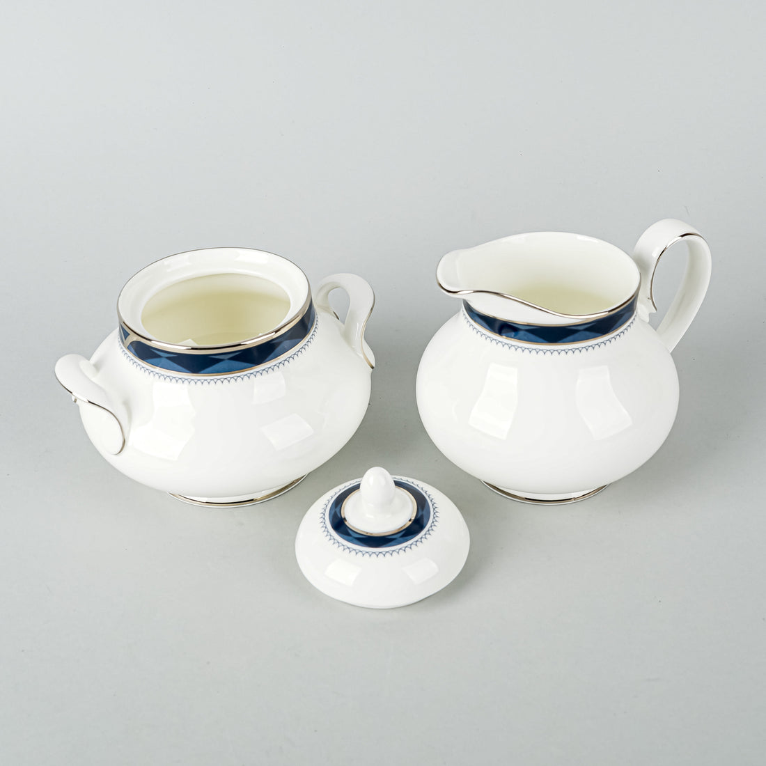 ROYAL DOULTON Eton H5059 Tea Service 5 Pieces