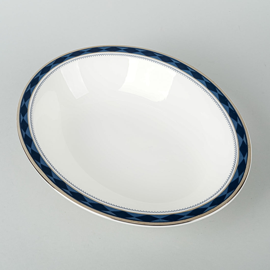 ROYAL DOULTON Eton H5059 Oval Serving Bowl
