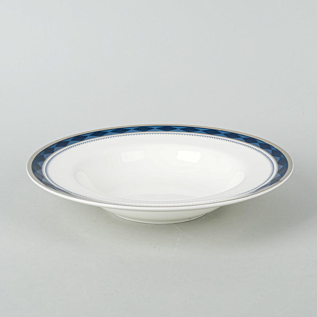 ROYAL DOULTON Eton H5059 Soup Plates Set Of 8