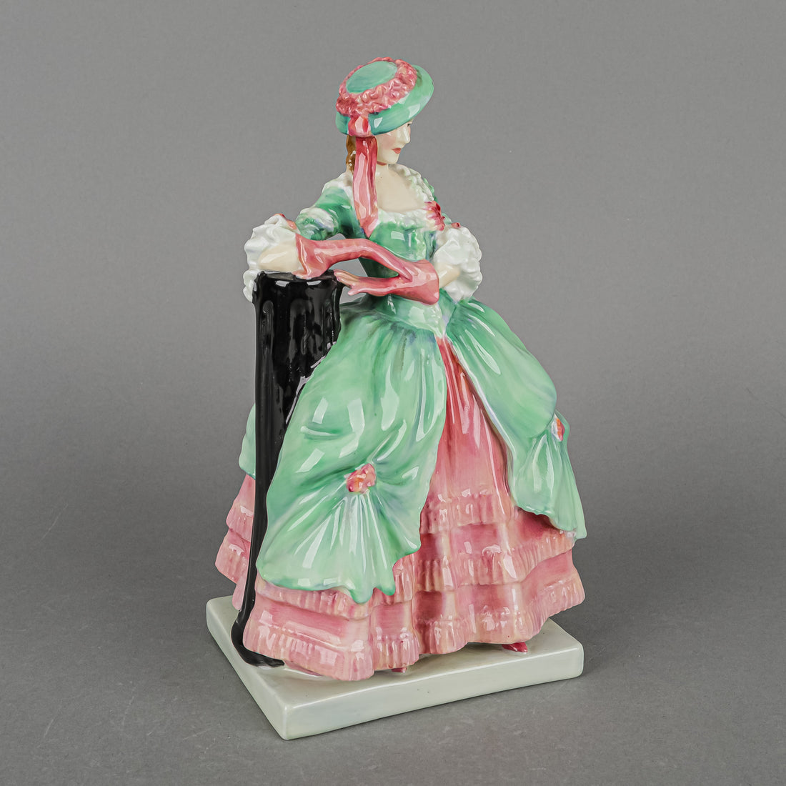 ROYAL DOULTON Figurine Kate Hardcastle HN 1719