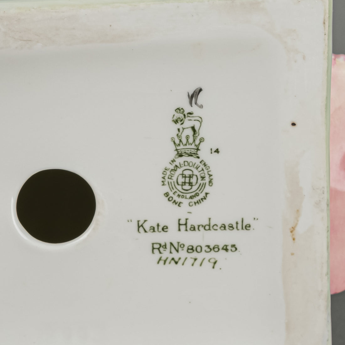 ROYAL DOULTON Figurine Kate Hardcastle HN 1719