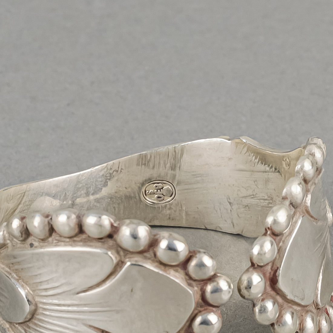 830 Silver Beaded Tapered Napkin Ring