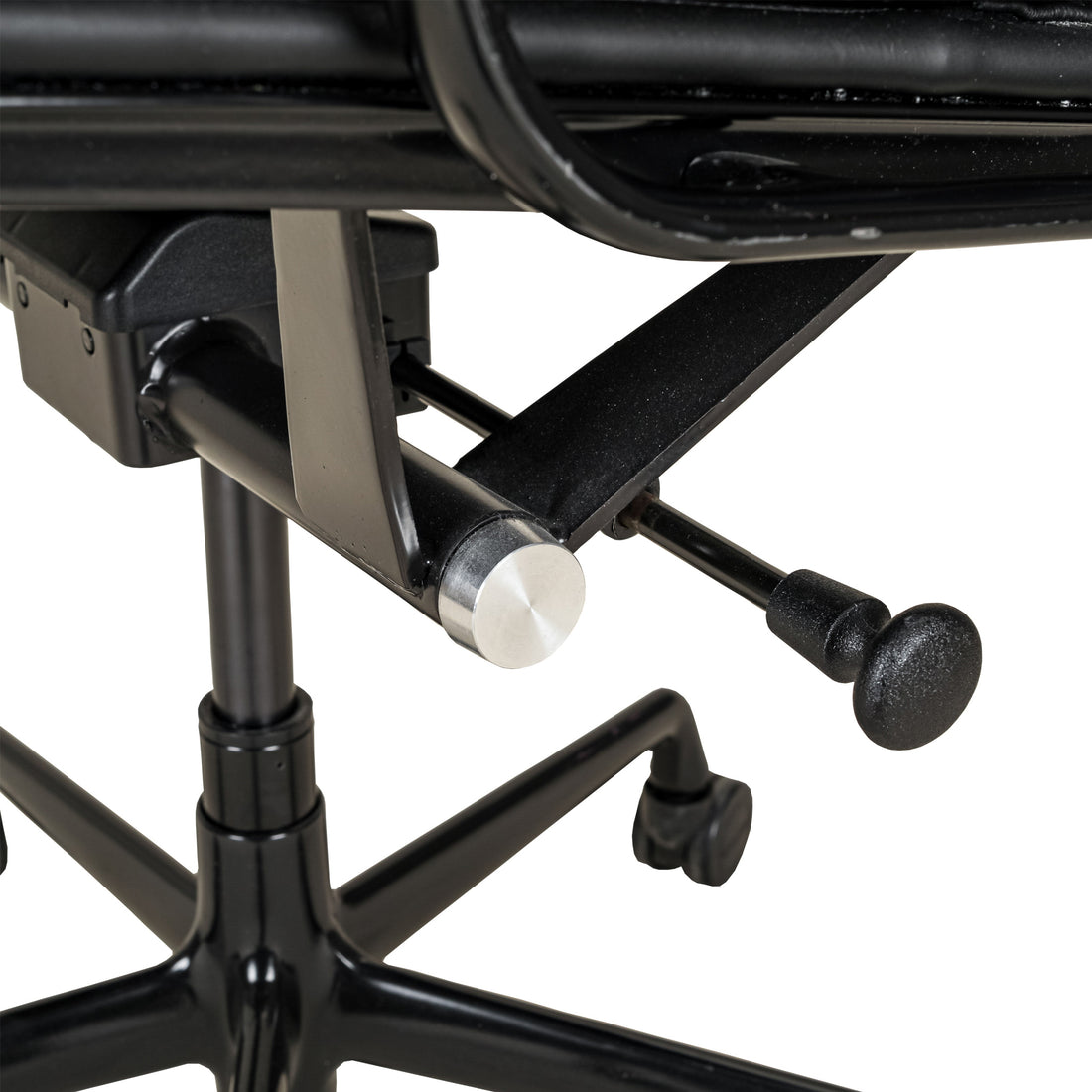 HERMN MILLER Eames EA217 Management Chair