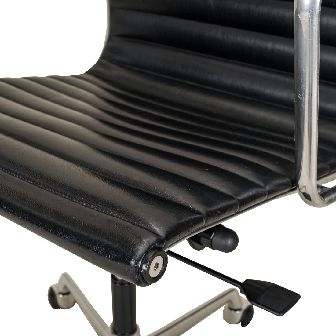 ICF EA117 Black Leather And Aluminum Office Chair