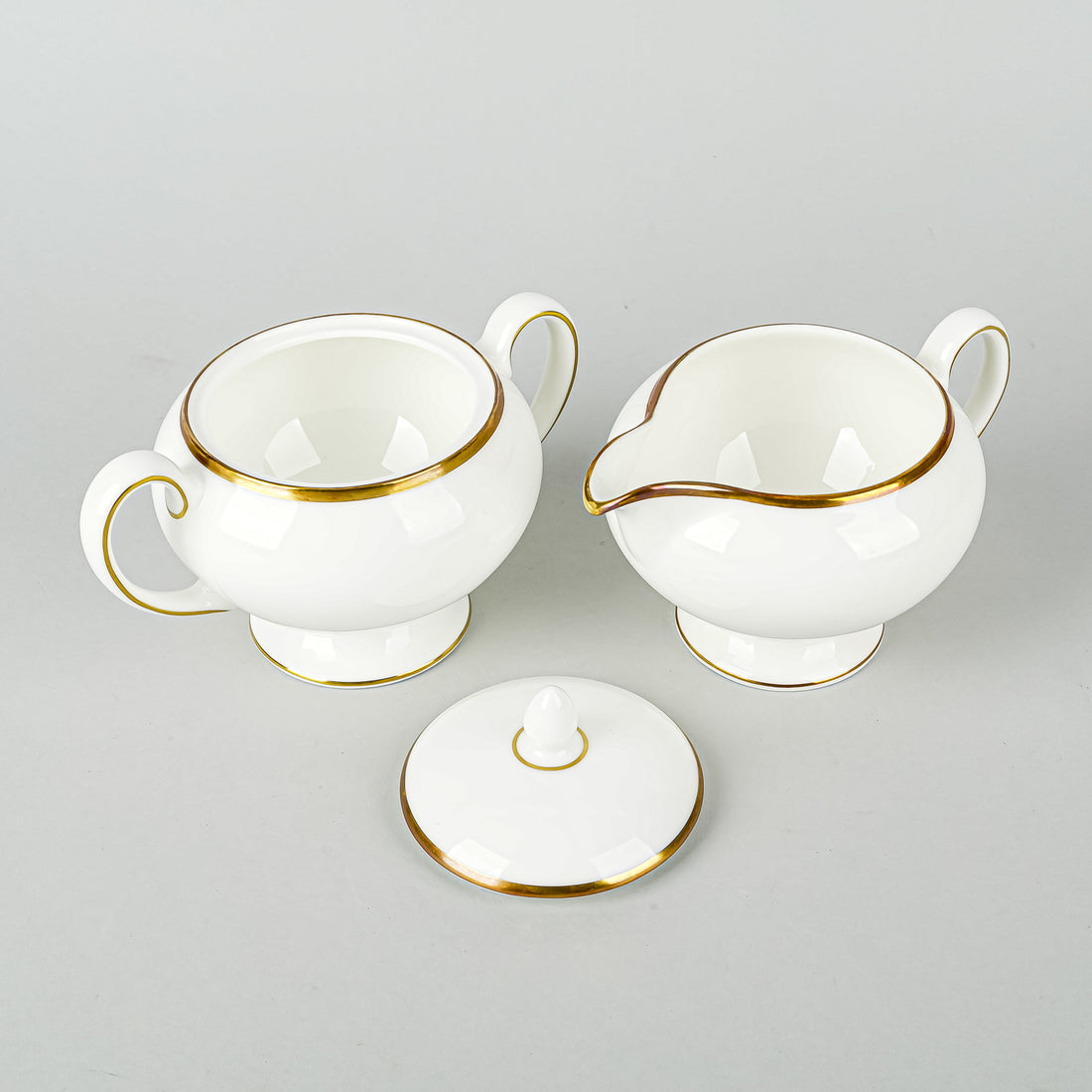 WEDGWOOD California W4377 8 Place Settings Plus Extras