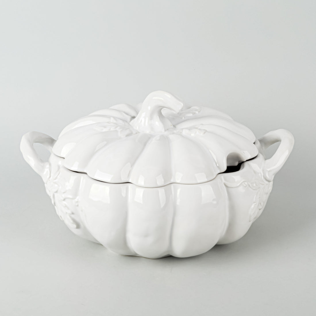 WILLIAMS SONOMA Harvest Pumpkin Lidded Tureen - 2 Pieces