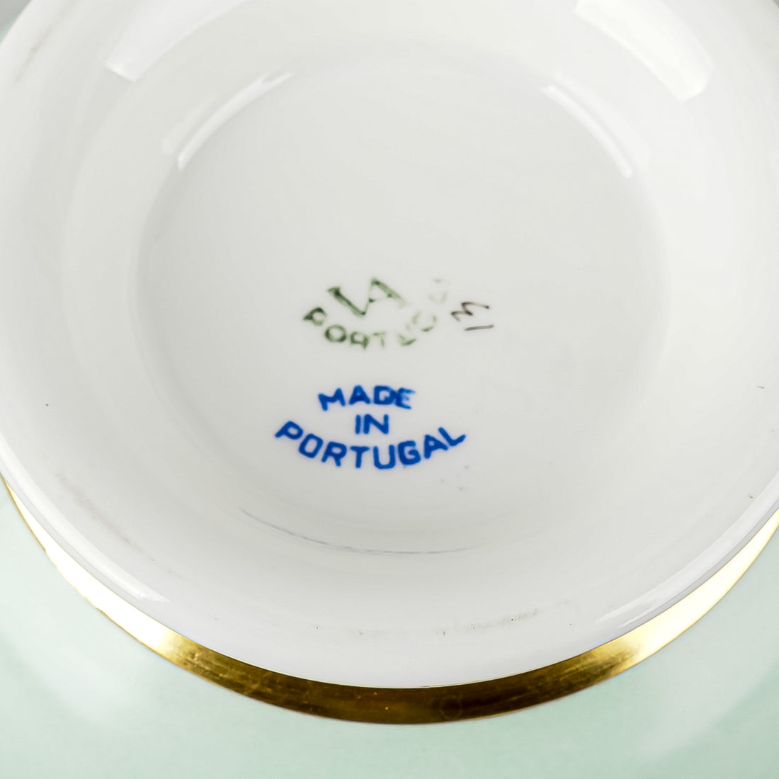 VISTA ALEGRE Hand Painted Floral Cache Pot