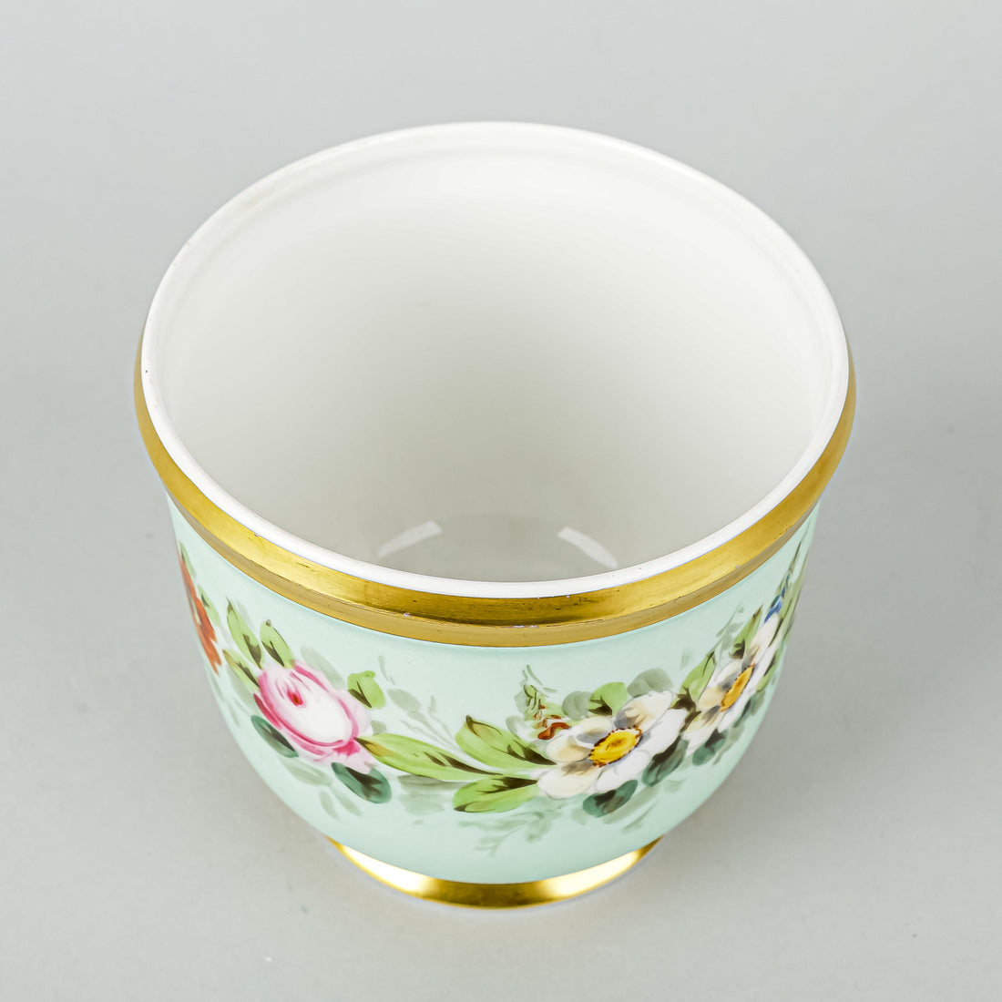 VISTA ALEGRE Hand Painted Floral Cache Pot
