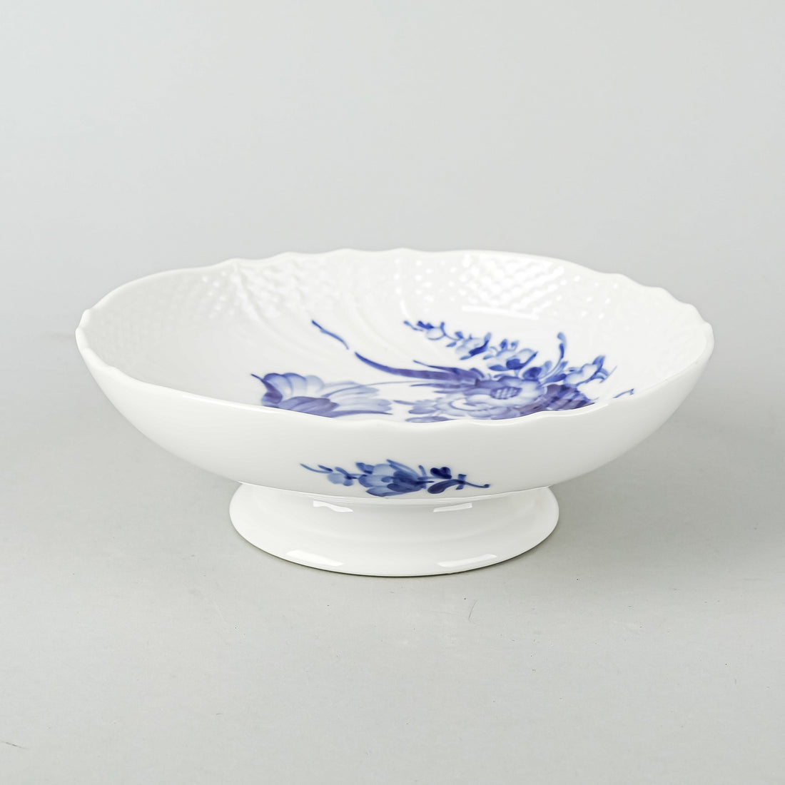 ROYAL COPENHAGEN Blue Flower Footed Dish 10/1532