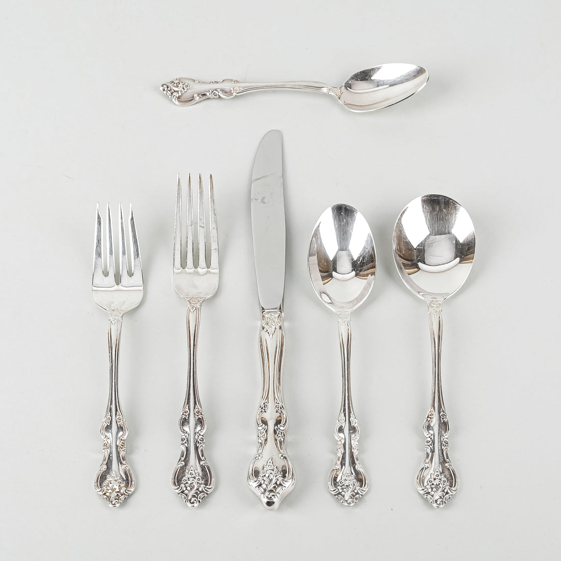 1847 ROGERS BROS Orleans Silver Plate Flatware 11 Place Settings Plus Extras